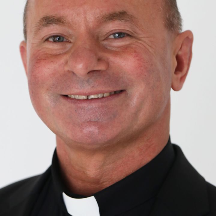 Pfarrer Mariusz Dolny