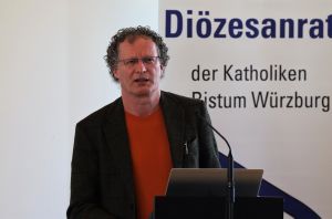 Wie das Erzbistum Freiburg beim Thema Umwelt aufgestellt ist, erläuterte Benedikt Schalk, stellvertretender Leiter der dortigen Diözesanstelle „Schöpfung und Umwelt“. 