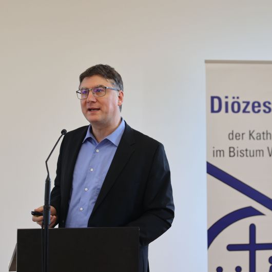 Bernhard Lutz stellte die bisherige Entwicklung der Strategischen Ziele und weitere Schritte vor.